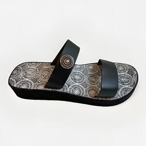 Brighton Arbor Leather Platform Sandals Women’s 10 Medallion Comfort Cushioned